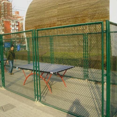 体育馆外围护栏设计（体育场护栏网）