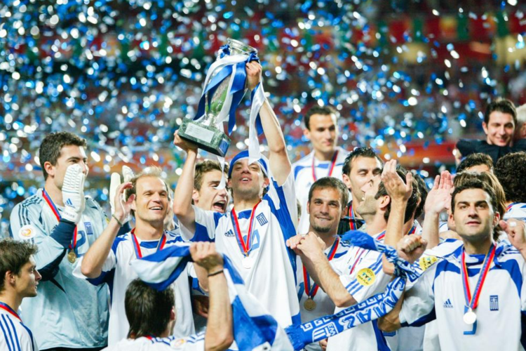 2004年欧洲杯决赛央视（2004欧洲杯决赛央视解说全场回放）