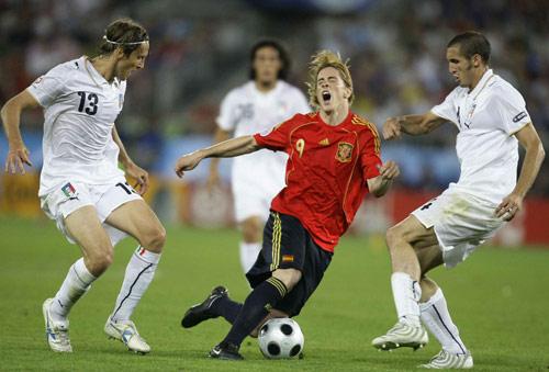 2008欧洲杯意大利vs西班牙（2008年欧洲杯意大利vs西班牙视频）