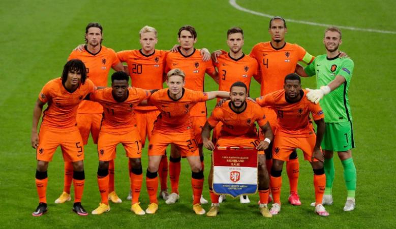 荷兰足球欧洲杯冠军阵容（荷兰队 欧洲杯冠军）
