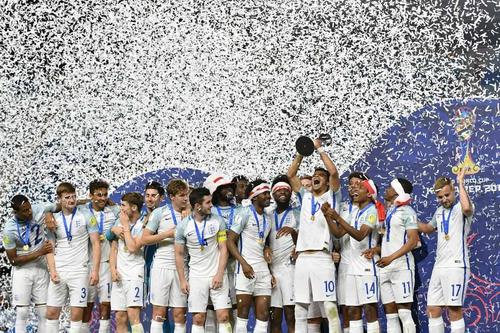 英格兰男足欧洲杯夺冠图片（英格兰男足欧洲杯名单）