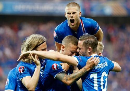 冰岛欧洲杯战术对比图片（冰岛欧洲杯黑马）