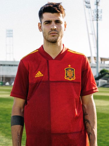 西班牙球迷版欧洲杯球衣（西班牙球星欧洲杯）