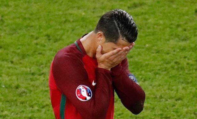 c罗哭撒欧洲杯（c罗哭了的那场比赛）