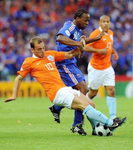 法国荷兰欧洲杯半全场（2000年欧洲杯荷兰对法国）
