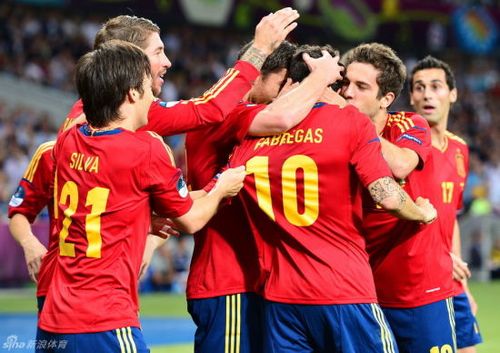 西班牙能夺欧洲杯么（西班牙队获得了欧洲杯吗）