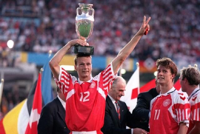 丹麦92欧洲杯冠军之路（丹麦92年欧洲杯夺冠球衣）